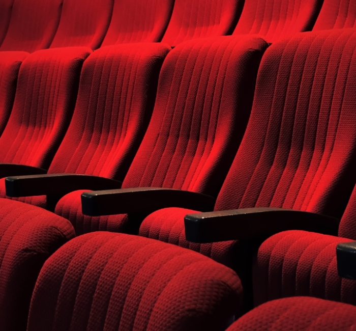 threater-reinigen-700x650 (1)